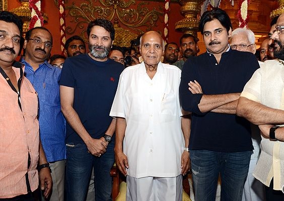 Big Fat South Indian Wedding For Ramoji Rao S Granddaughter Indian Celebrity Events Nara chandrababu naidu attends ramoji rao's grand daughter wedding with his family. big fat south indian wedding for ramoji