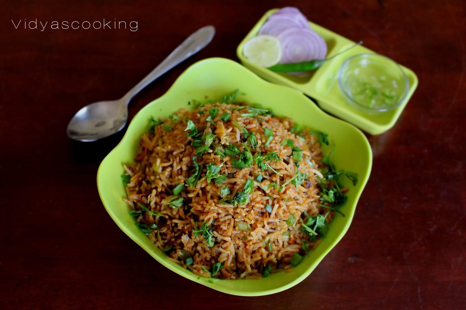 Bangalore Style Egg Rice Recipe (Motte Fried Rice)