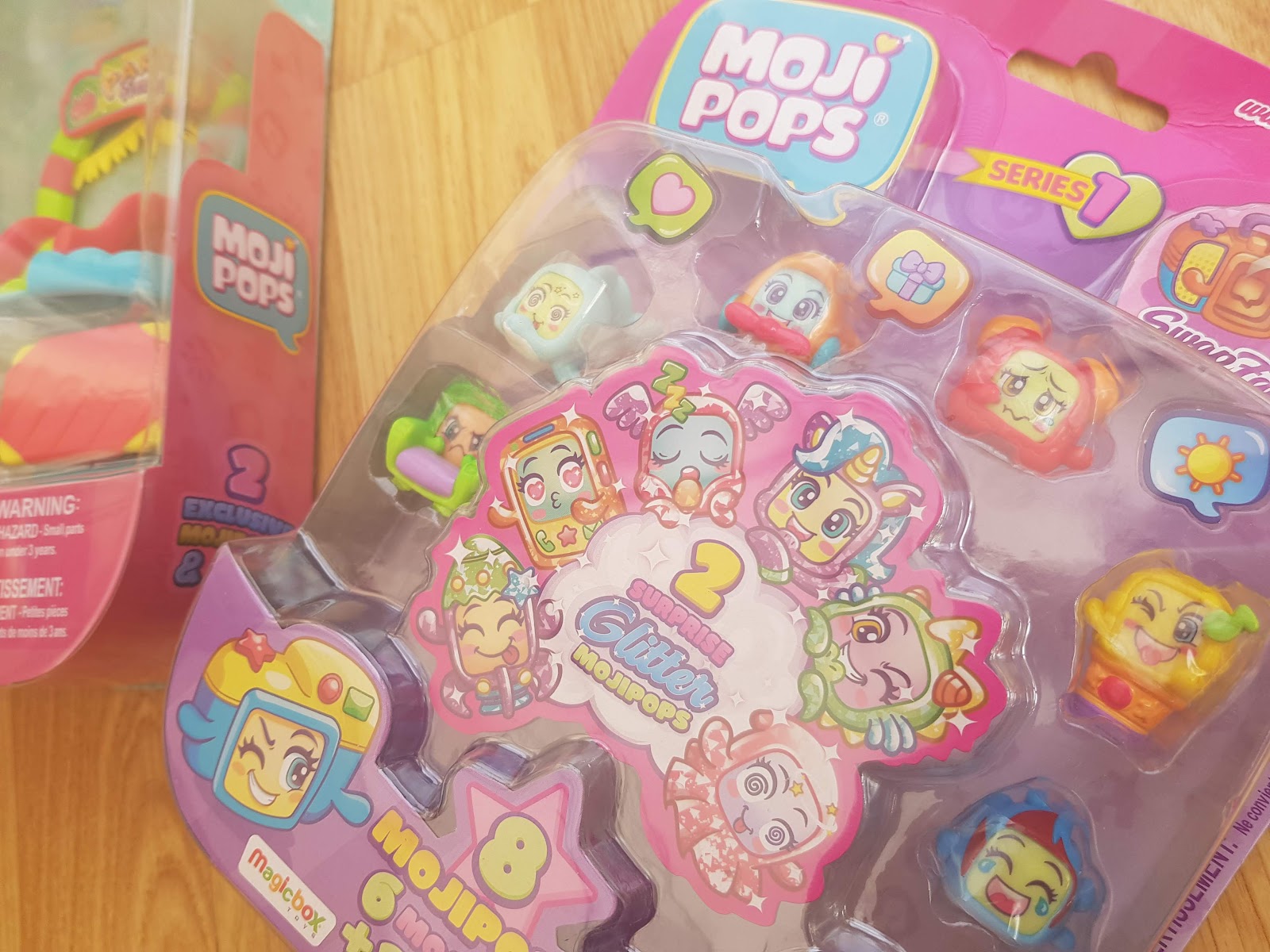 moji pops glitter surprise