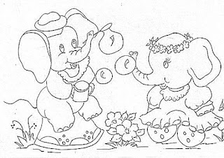 elefantinhas fazendo bolhas de sabao