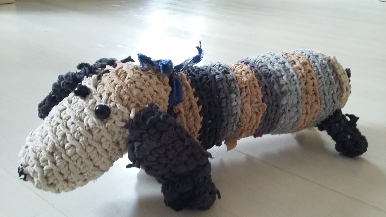 Erään mäyräkoiran tarina (virkattu pehmolelu) The story of a sausage