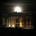 Εντυπωσιακές φωτό από το Supermoon πάνω από την Αθήνα