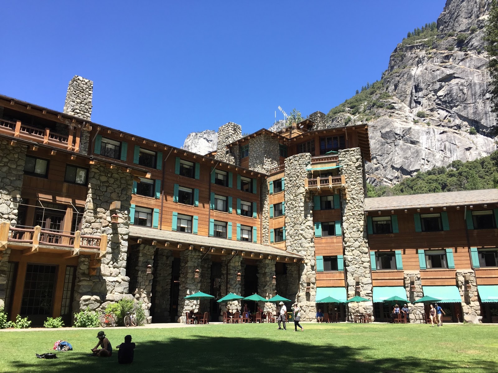 フード ワインの日々 ヨセミテ国立公園 グルメ 老舗 The Majestic Yosemite Hotel ザ マジェスティック ヨセミテ ホテル
