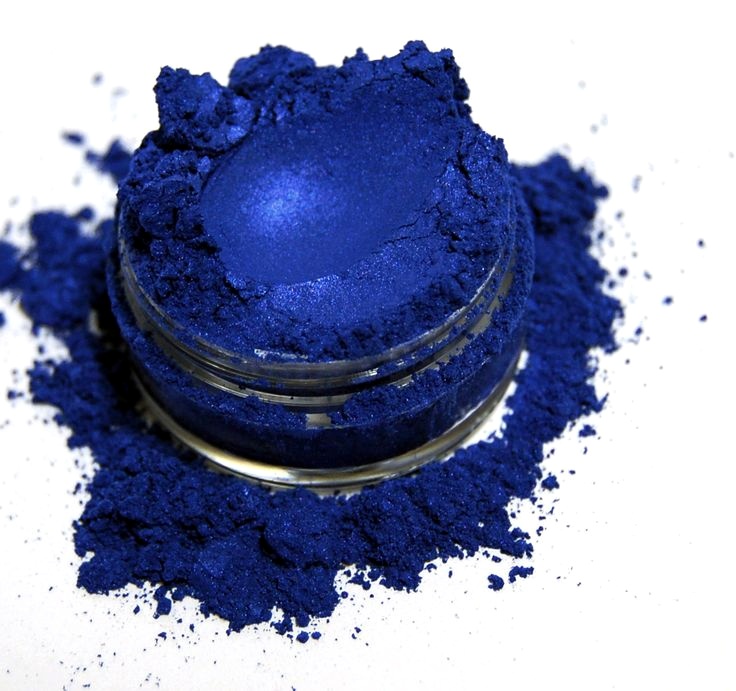 Синие тени на глазах. Tammy tanuka палетка теней. Синий макияж. Эстетика синего цвета. Фон спортивный с силуэтами голубой.