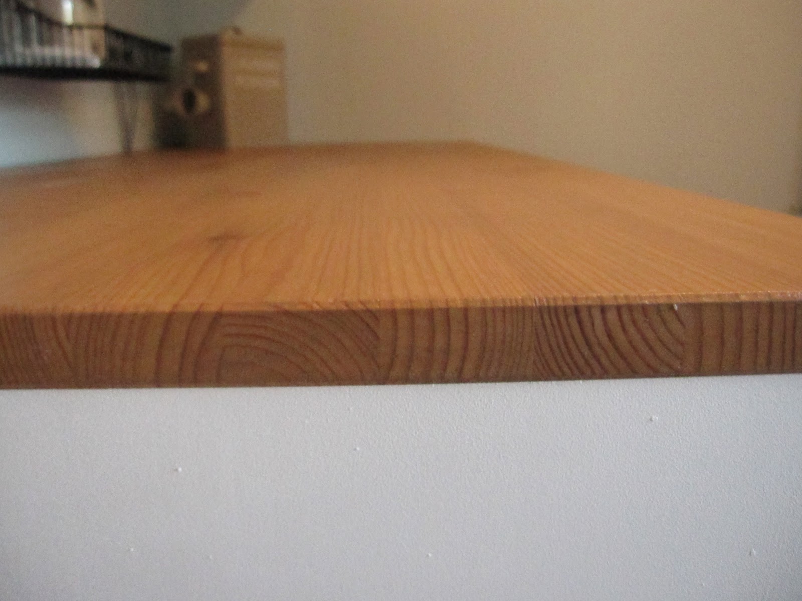 Kleines gelbes Haus: IKEA Behandla Antiklasur