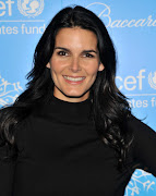 Angie Harmon Attends UNICEF Snowflake Lighting
