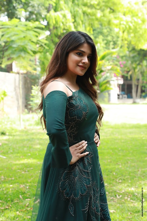 Aathmika at Naragasooran Trailer Launch