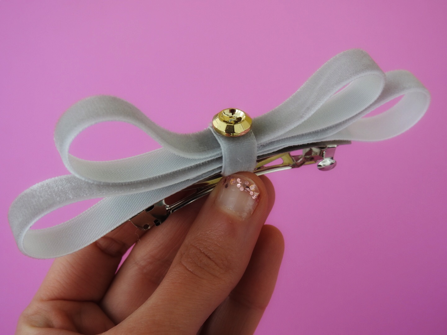DIY Velvet Bows — The Yellow Spectacles