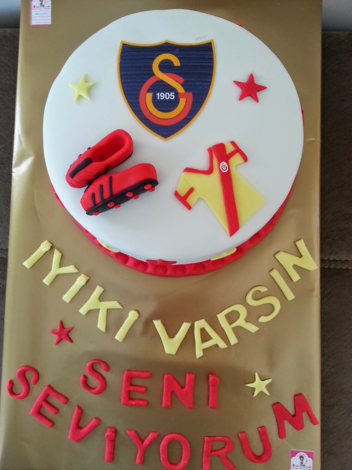 GALATASARAY BUTİK PASTA Antalya Butik Pasta Tasarım & Organizasyon