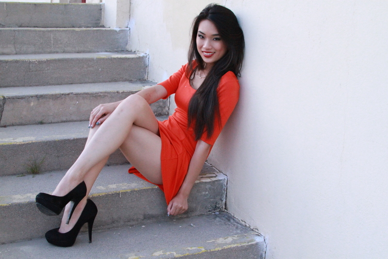 Leg Flirts Blog Compilation of crossed leg beauties