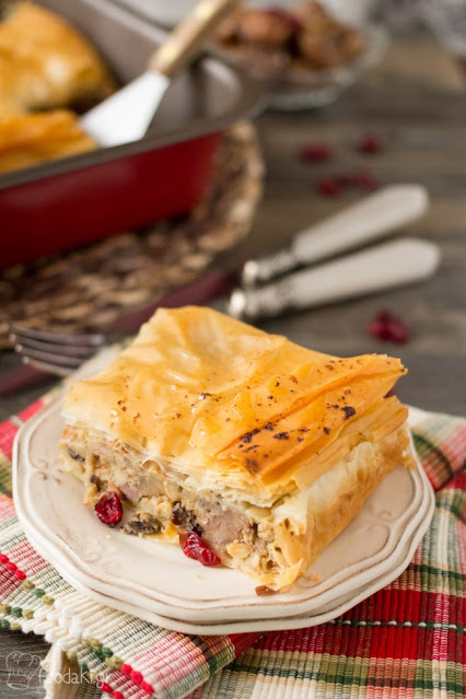 Χριστουγεννιάτικη κοτόπιτα με κάστανα