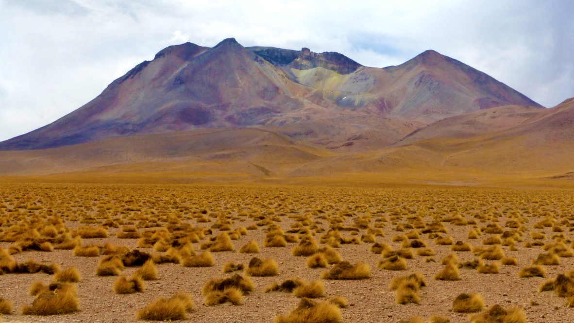 Bolivia, un paraíso por descubrir El desierto de Siloli y las lagunas