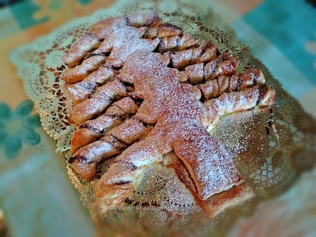 Abeto De Hojaldre Y Nocilla