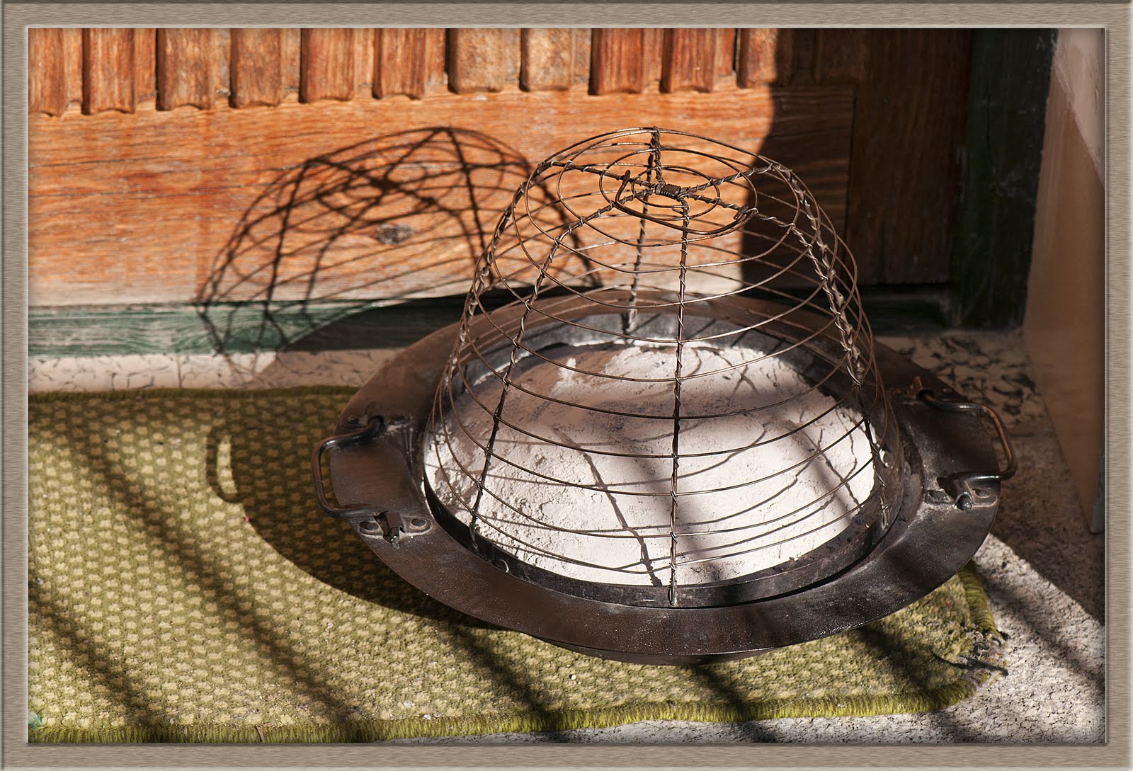 El Hoyo de Pinares: El brasero a la antigua usanza