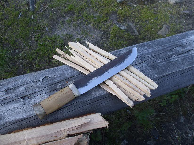 Bush n' Blade (ブッシュクラフトと刃物鍛冶): フィンランドのナイフ 