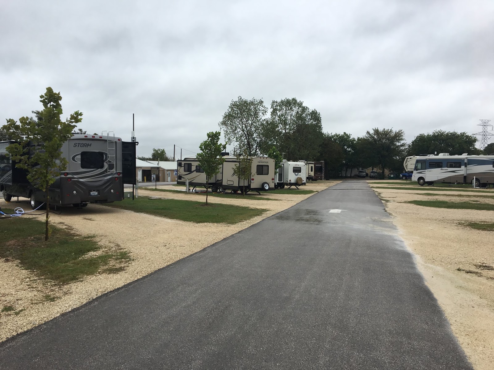 The Gilliam's Island I35 RV Park, Waco, TX