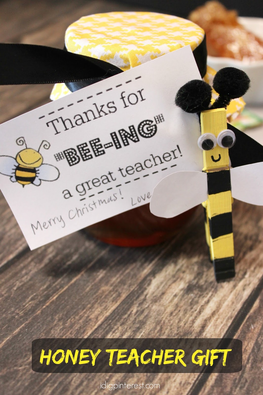 honey-bee-teacher-gift-with-free-printable-tag-i-dig-pinterest
