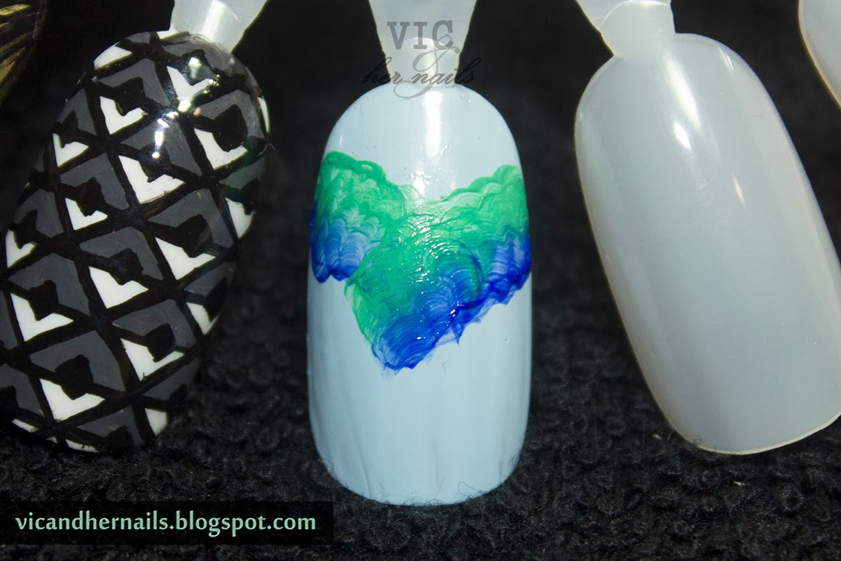 Vic and Her Nails: One Stroke Fish Tail Nail Art Tutorial