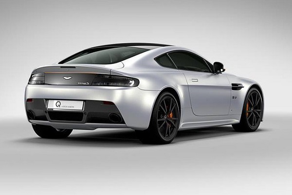 Aston Martin presentó el V8 Vantage S Blades Edition