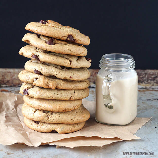 Flourless Peanut Butter Cookies with Dark Chocolate Chips {GlutenFree