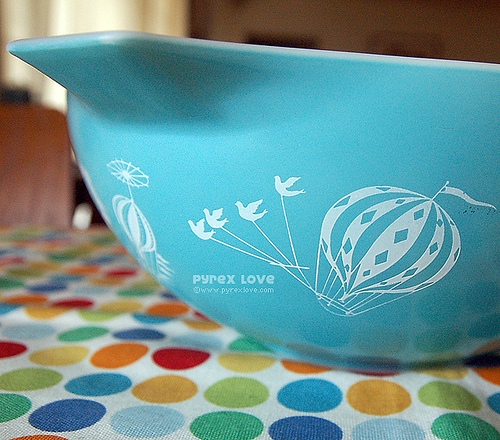 Pyrex patterns: Pyrex Turquoise Love