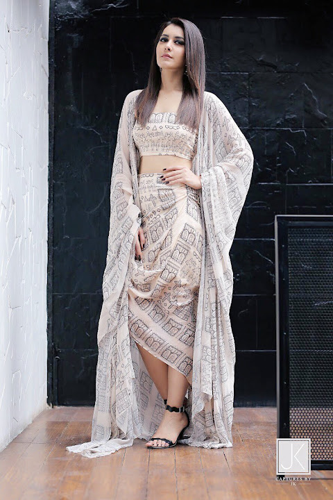 Raashi Khanna stills At Tholiprema Movie Interview