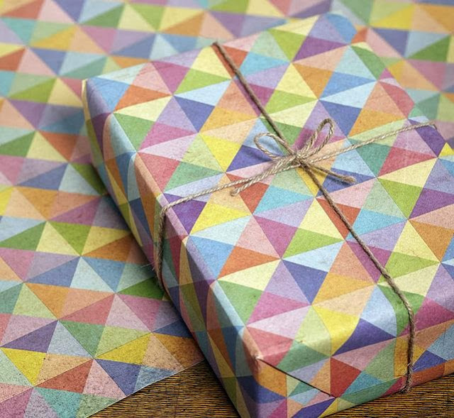 Pyramid Gift Wrap Set