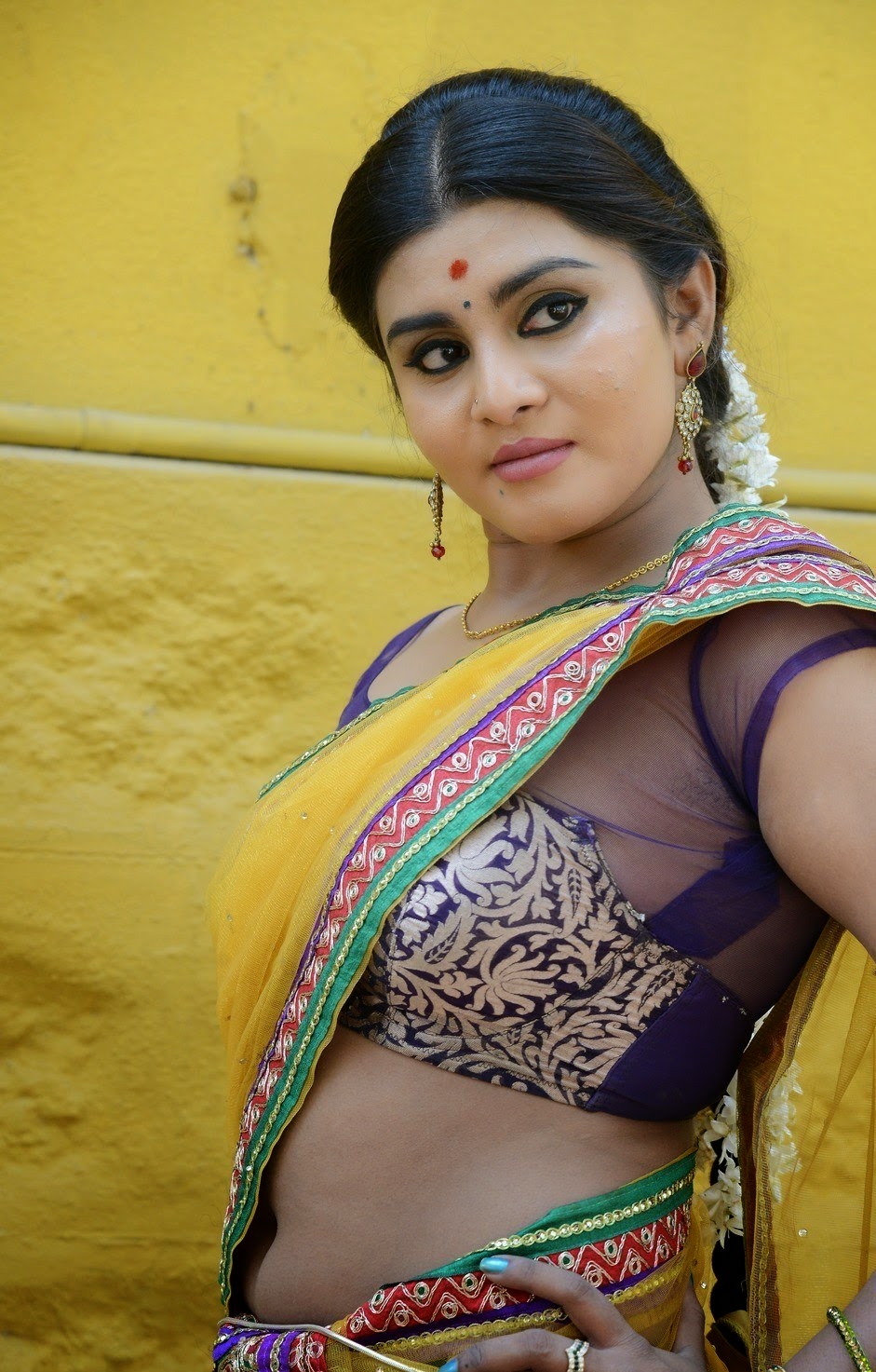 Harini Actress Hd Wallpaperes Spicy Nacked Exposing Stills Hd Latest Tamil Actress Telugu