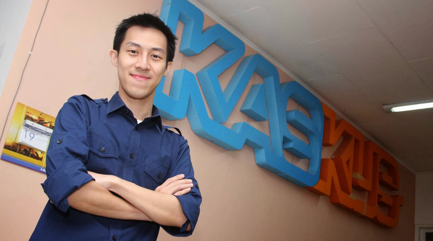 5 Orang Indonesia yang Sukses Melalui Bisnis Internet Andrew Darwis orang kaya raya dar internet