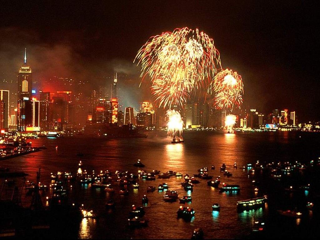 http://2.bp.blogspot.com/-JqcDbr_gESk/Tv8OJevjhRI/AAAAAAAAAXI/5c__UHUsLDU/s1600/happy-new-year-fireworks.jpg