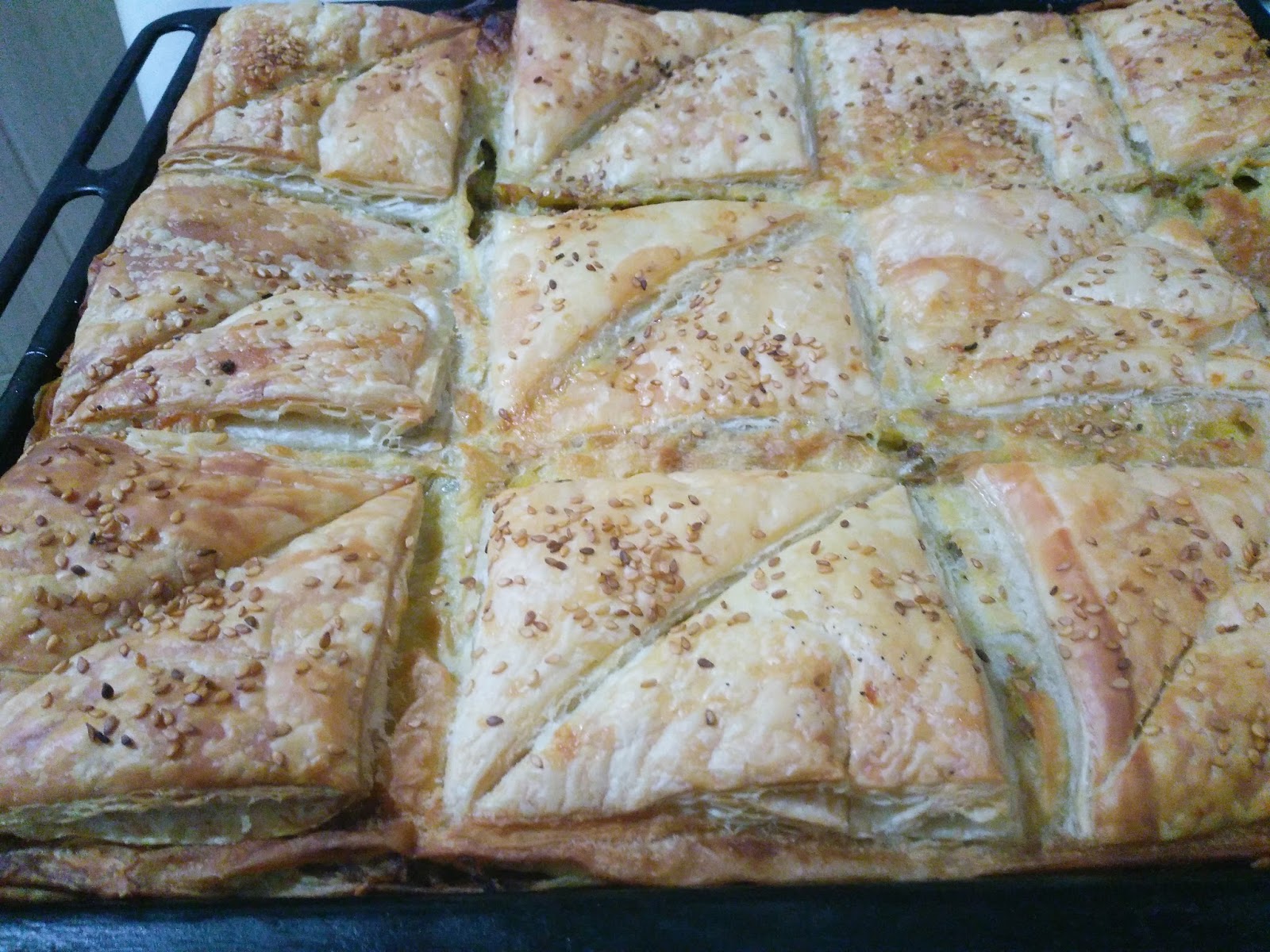 Akissmutfak Yufkalı Sodalı Milföylü Kolay Börek