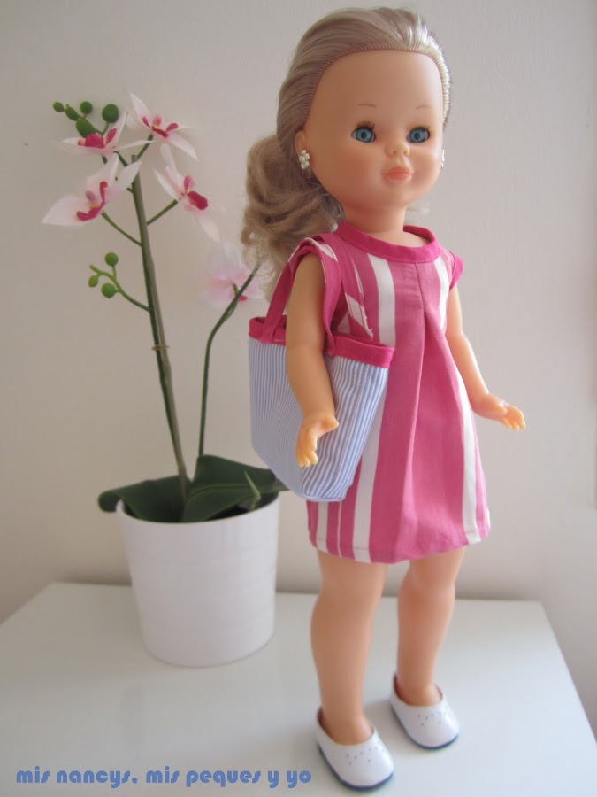 mis nancys, mis peques y yo, tutorial bolsa playera Nancy, Nancy con su bolsa reversible