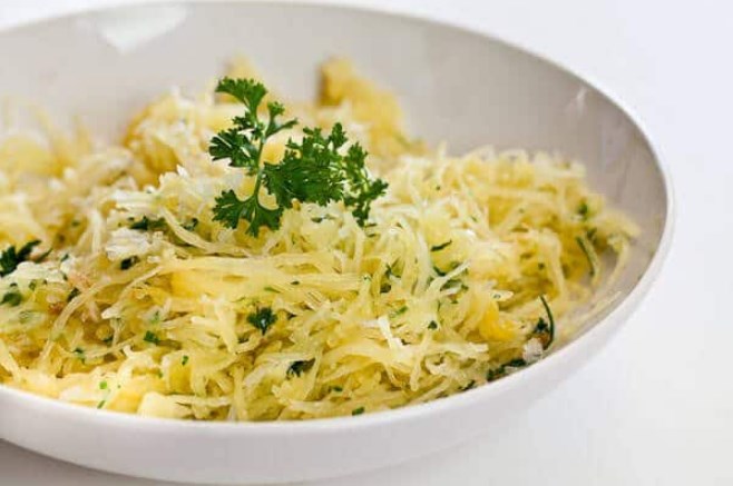 Baked Spaghetti Squash with Garlic and Butter #spaghetti #vegetarian