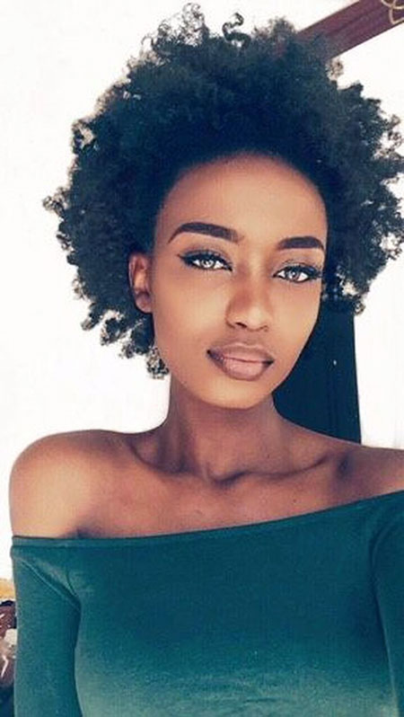 short haircuts for black women 2023