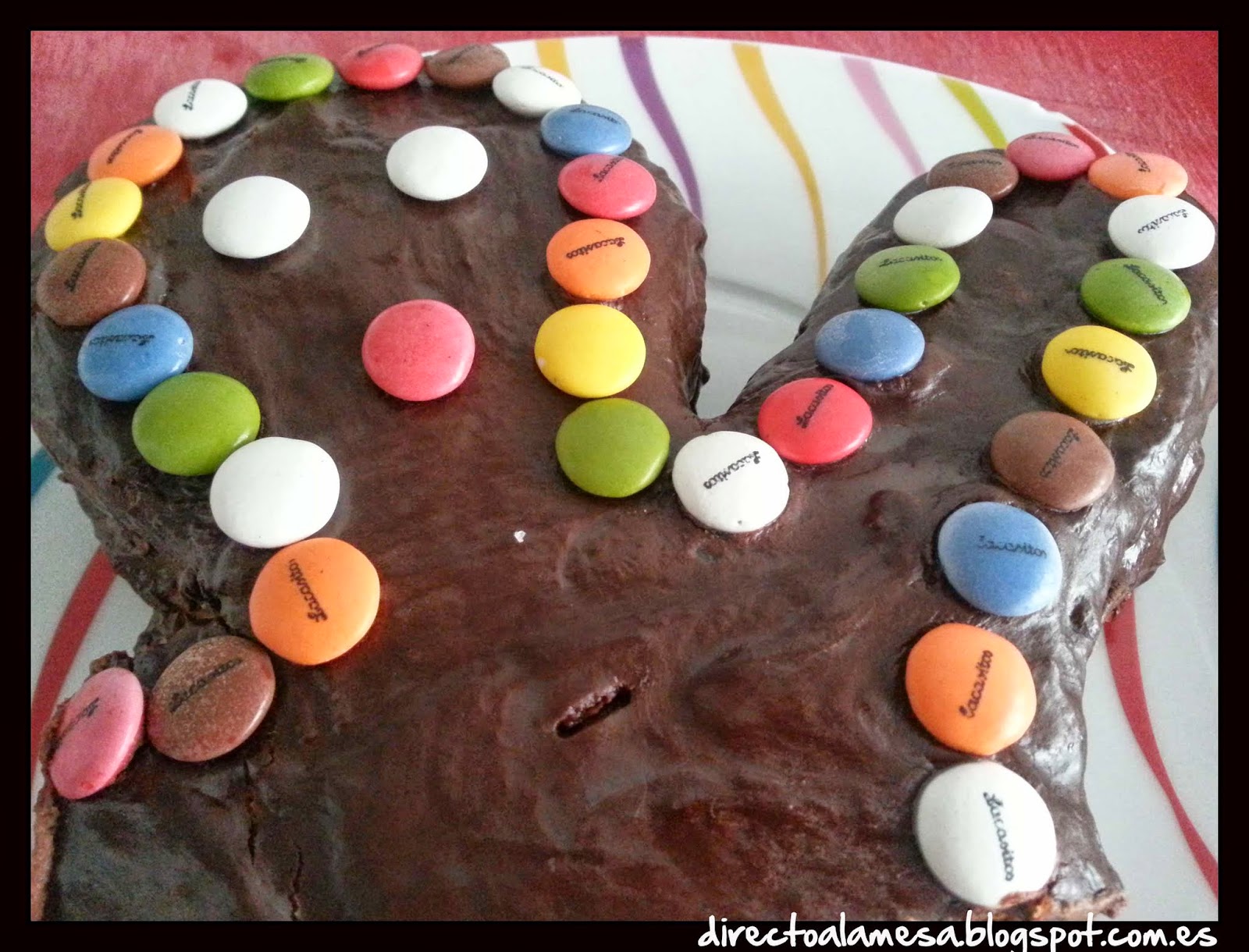 http://directoalamesa.blogspot.com.es/2014/05/tarta-munecho-de-chocolate-2-cumple-de.html