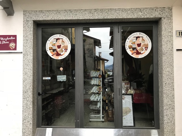 イタリア･ペスカトーレ島のお店