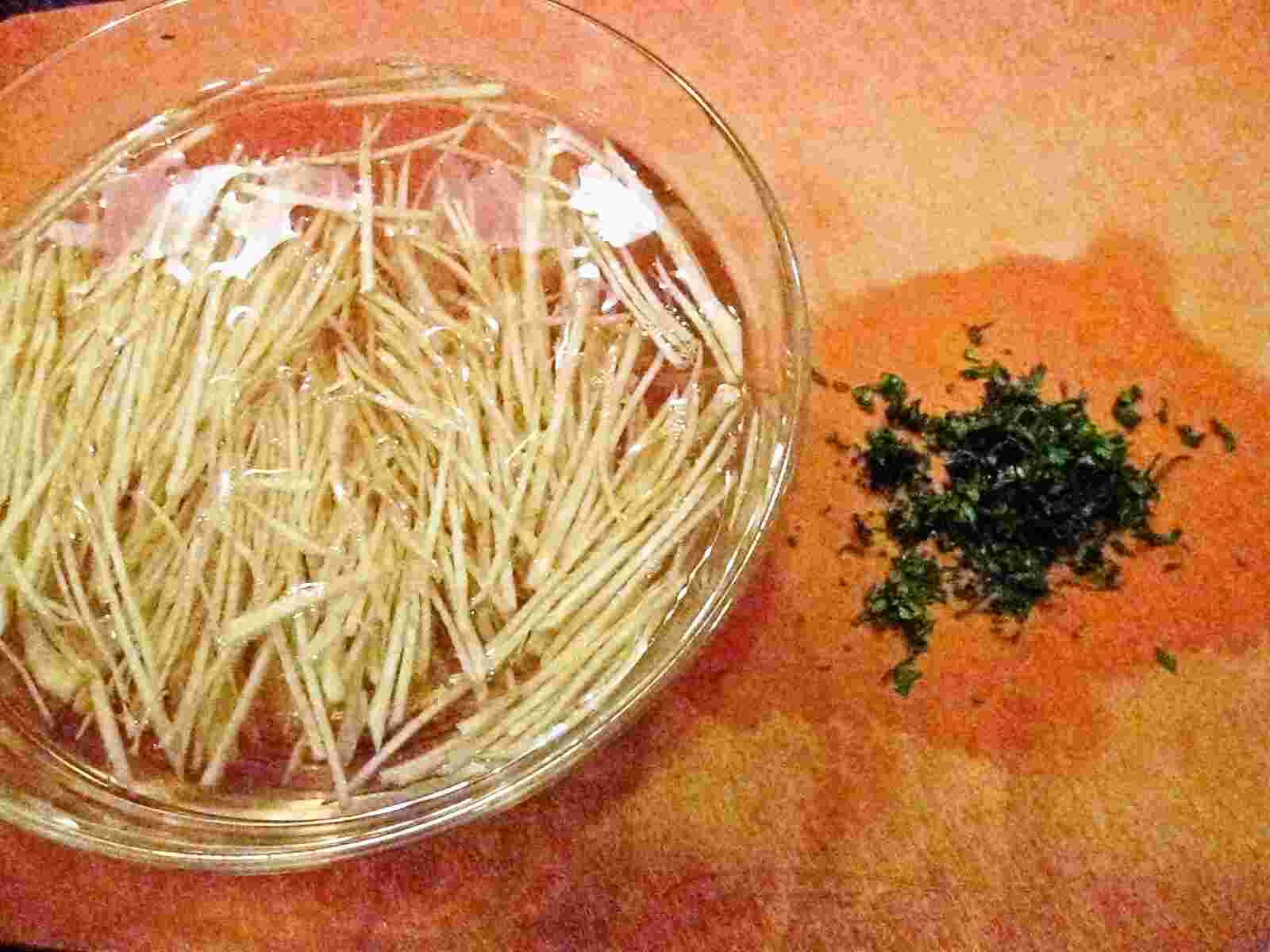 Recipes for Tom Gobo sarada / burdock root salad with soy sauce lemon