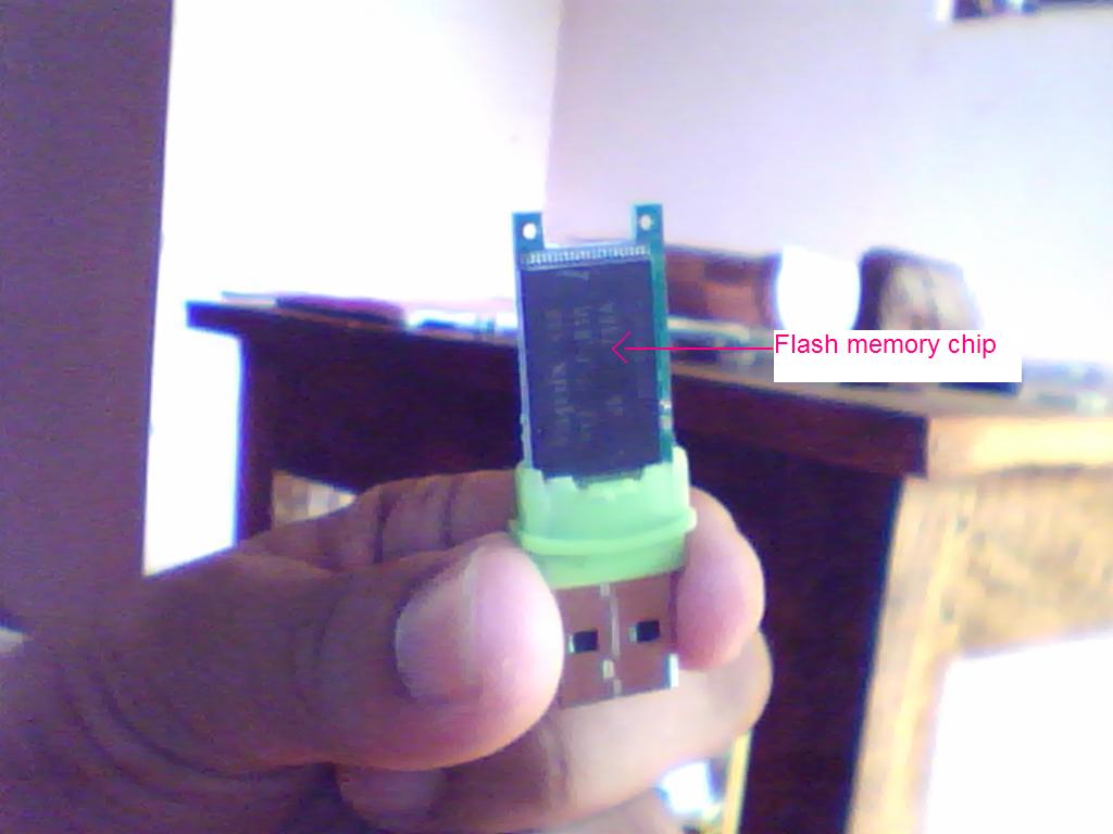 HKTECK: Inside of a Pendrive