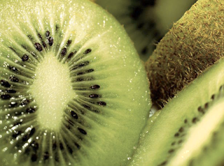 Kiwi Benefits - Palm Beach Personal Chef Benefits of Kiwis - Get Your Vitamin C - Palm Beach Personal Chef