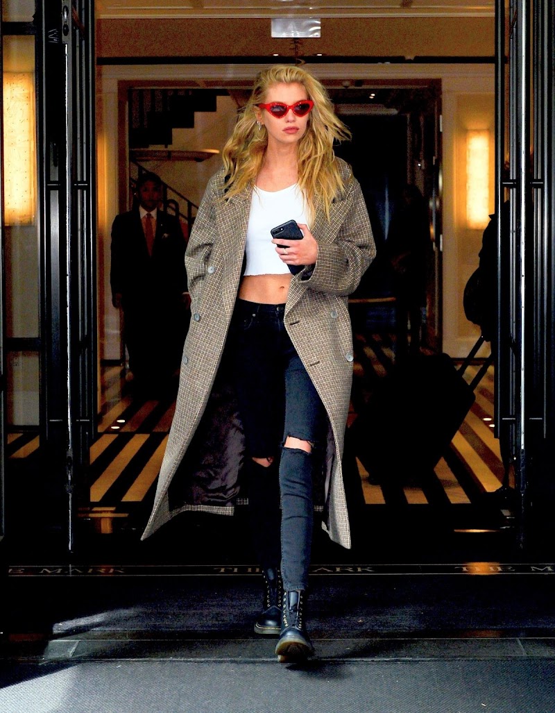 Stella Maxwell Clicked While Leaving Mark Hotel in New York 4 May 2019