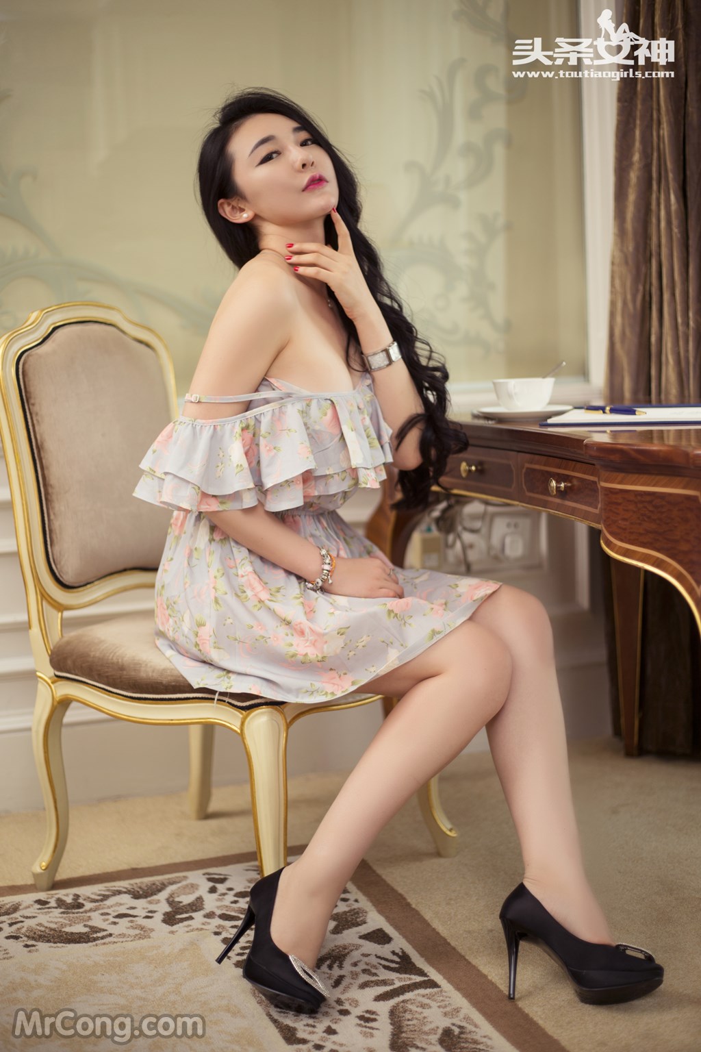 TouTiao 2016-06-08: Model Geng Shan Shan (耿珊珊) (33 photos)