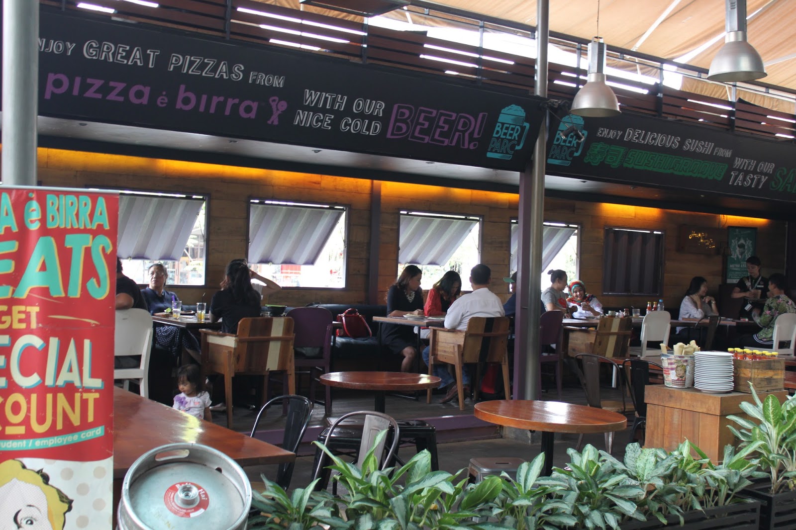 Pizza è Birra (PVJ Bandung) et l'amour