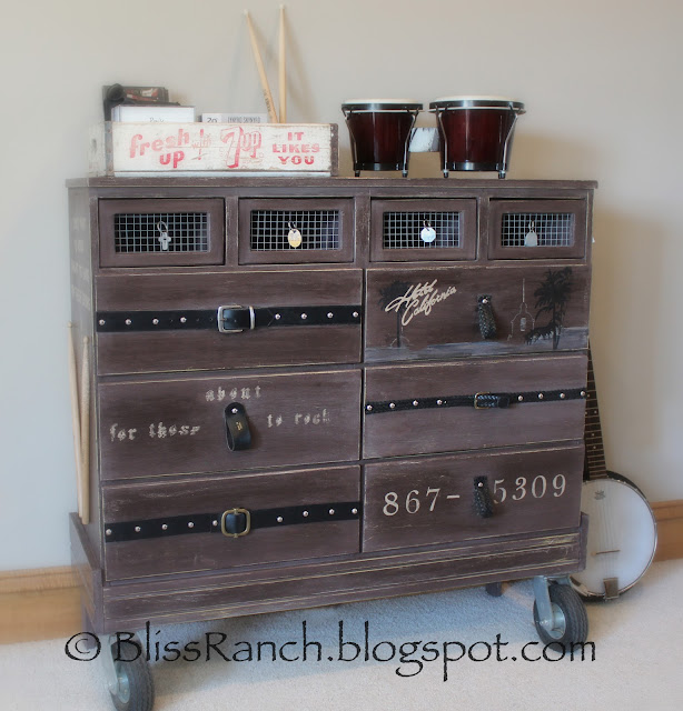 Curbside Find is now ROCK'N dresser, Bliss-Ranch.com