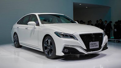 2019 TOYOTA CROWN REVUE, CARACTÉRISTIQUES ET PRIX