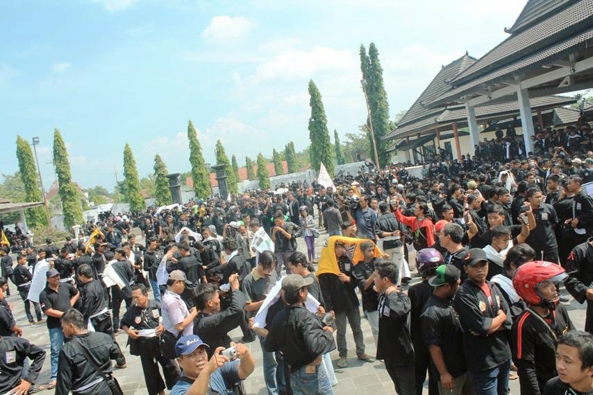 TORY ANDROMEDA Tradisi dan Budaya Pencak Silat Madiun
