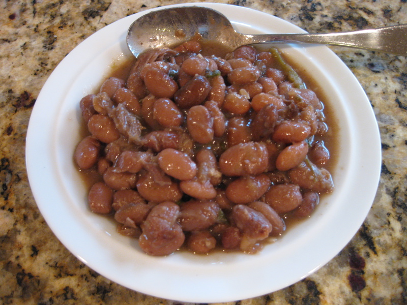 Oishikatta 美味しかった Drunken Pinto Beans w/ Smoked Ham Hock (slow cooker)