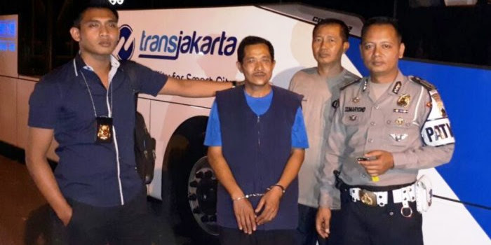 Polisi Amankan Bus Transjakarta dan Supirnya Karna Bus Curian