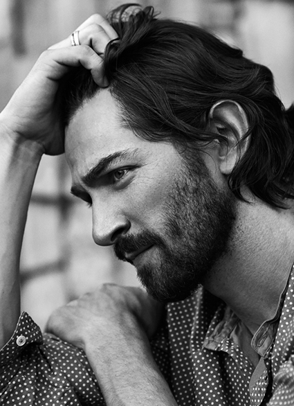 birthdays: Michiel Huisman (b&w photos)