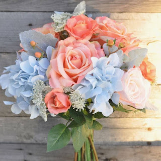 50+ Buket Bunga Pengantin (Hand Bouquet Bunga) Pernikahan 50+ Buket Bunga Pengantin (Hand Bouquet Bunga) Pernikahan