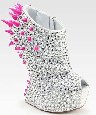 Stylized Spikes N Studs! - Mind Of A Songstress